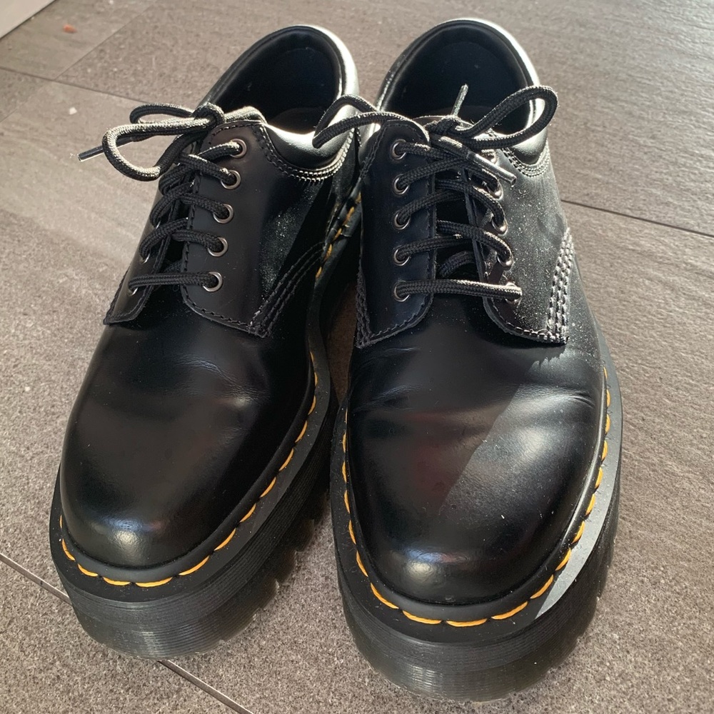 8053 Leather Platform Doc Martens